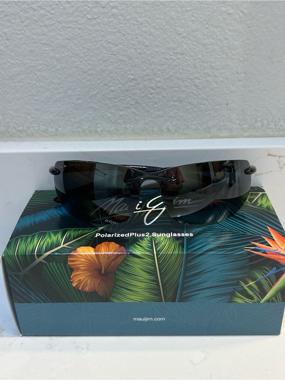 Maui Jim Unisex Banyans Gloss Black Rimless Wraparound Sunglasses NIB